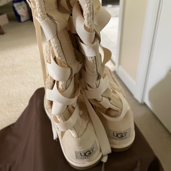 Ugg Australia Heirloom Cream Lace Up Boot Size 7 NEW - Picture 7 of 8